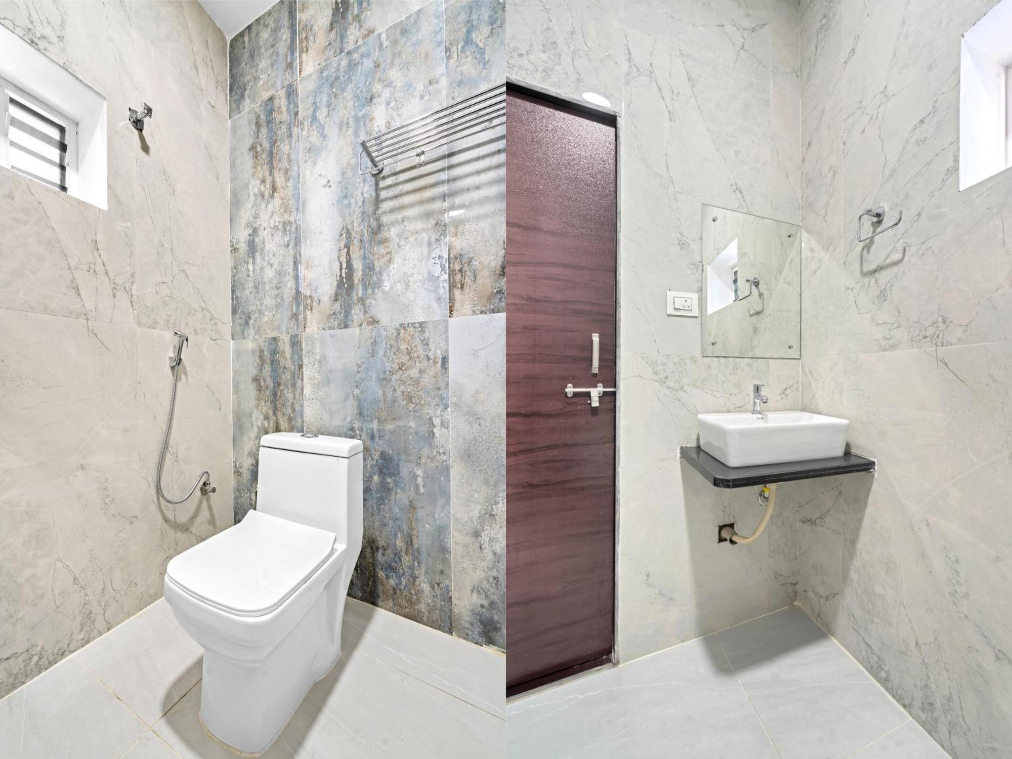 Hotel Sky Land Khammam Экстерьер фото