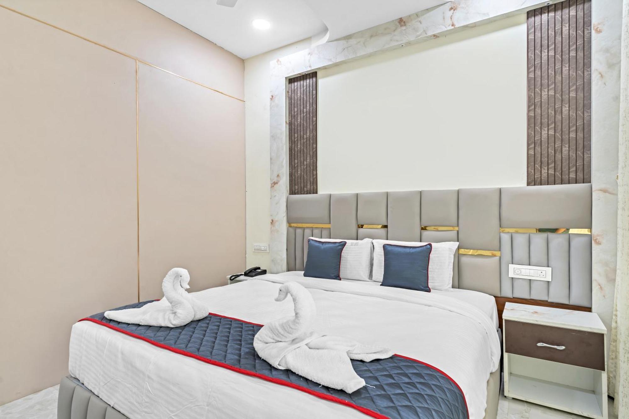 Hotel Sky Land Khammam Экстерьер фото