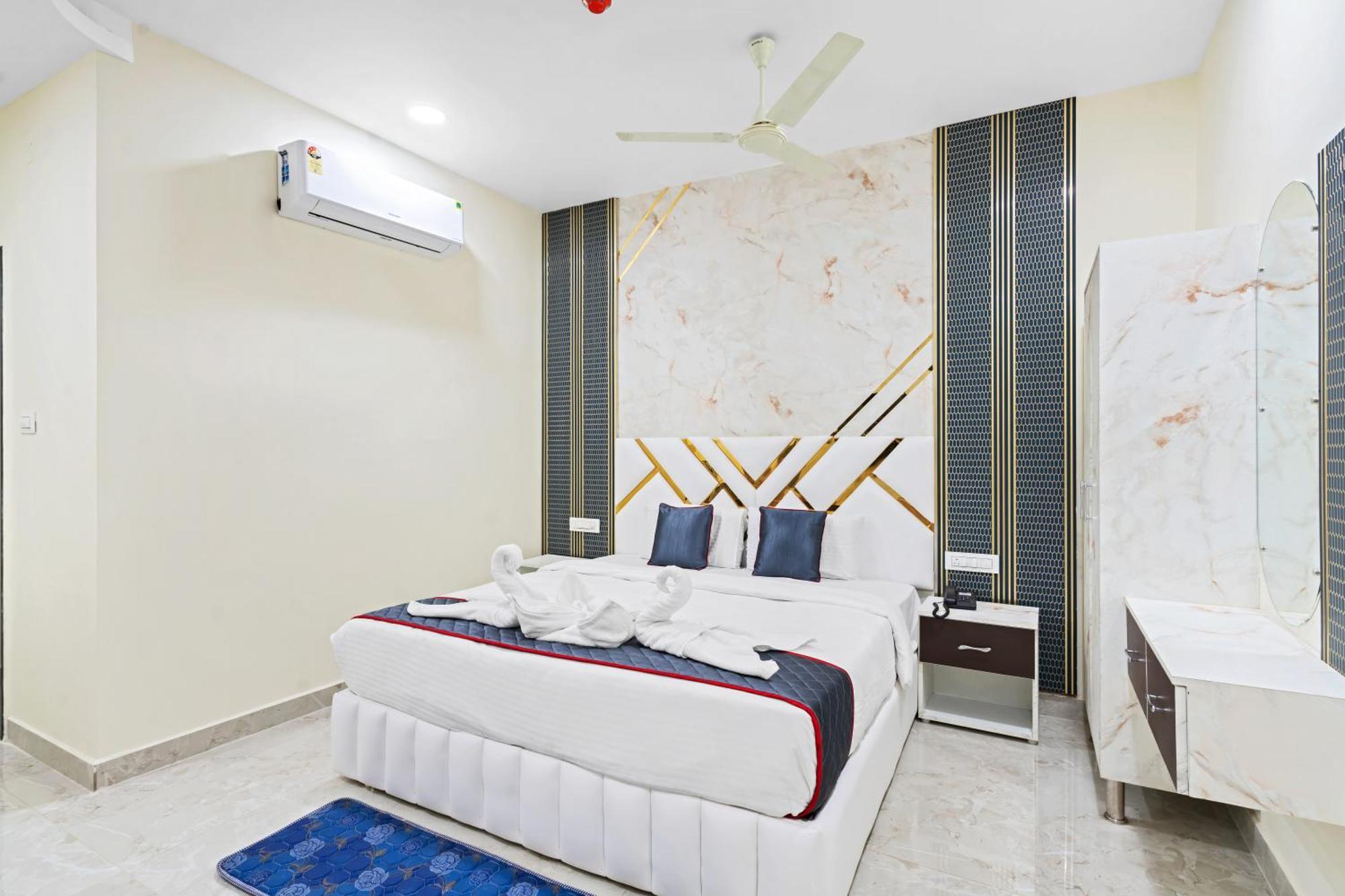Hotel Sky Land Khammam Экстерьер фото