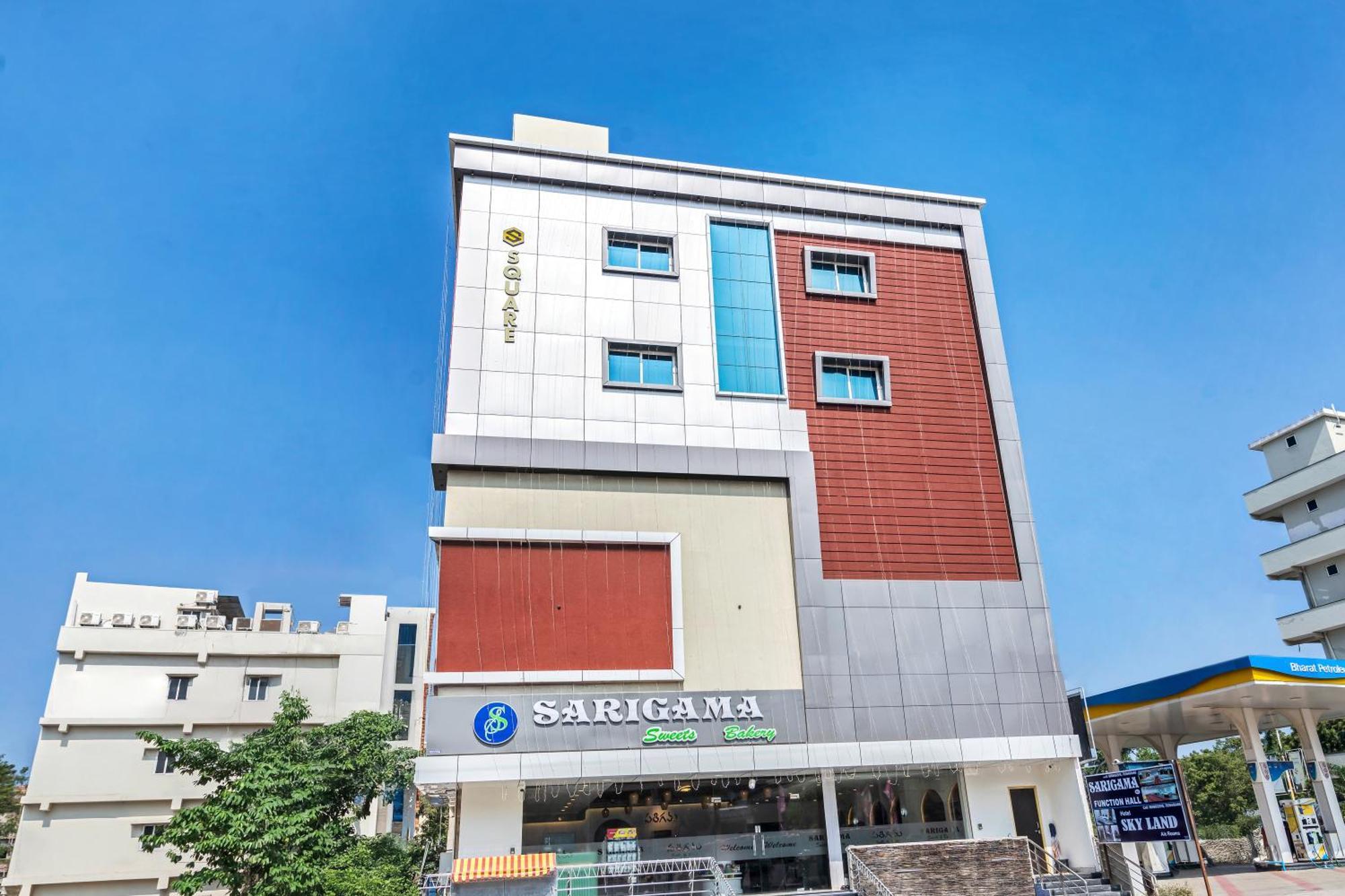 Hotel Sky Land Khammam Экстерьер фото